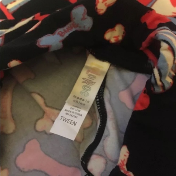 Lularoe Outfit Classic T & Leggings dogs NWT Gray - Picture 4 of 8